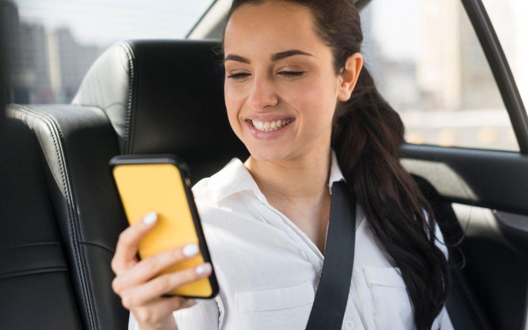 Tecnología en el Transporte Privado: Cómo las Aplicaciones Móviles y Plataformas Digitales Están Revolucionando la Experiencia de los Usuarios
